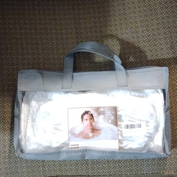 Luxury Bath Pillow With Cover - Picture 4 of 7